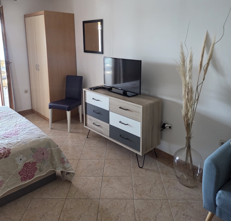 Apartment nr.4 by the sea for two person in Tisno: