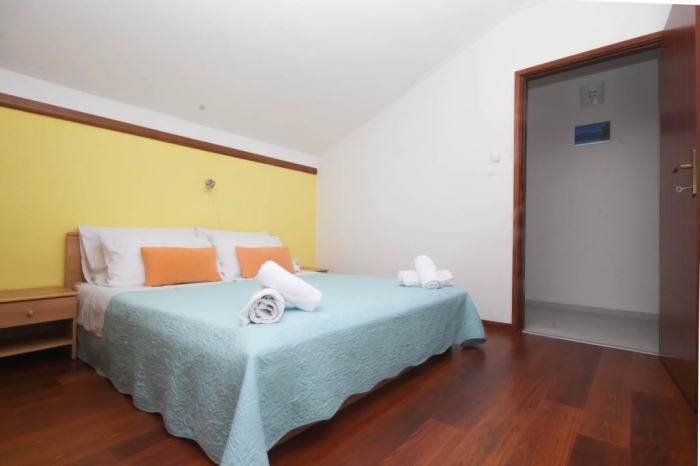 Apartment Snjezo GREEN  in Jezera , Murter Island: