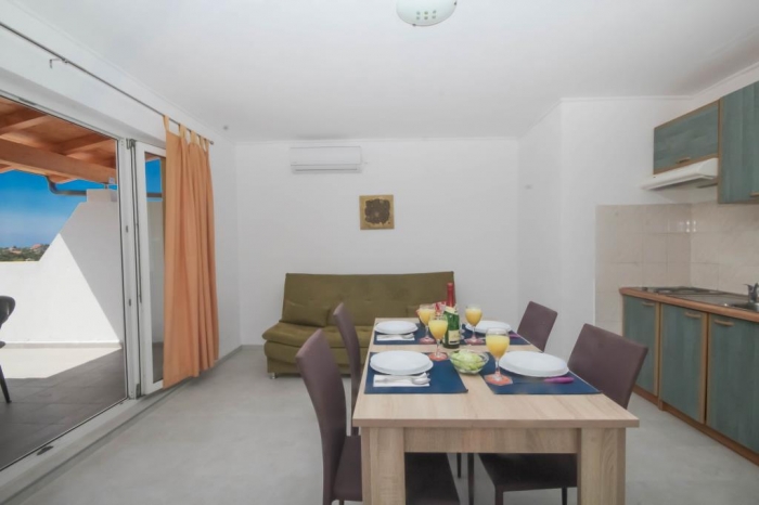 Apartment Snjezo GREEN  in Jezera , Murter Island: